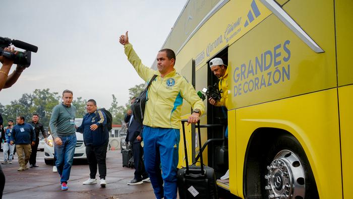 André Jardine en la llegada a un partido de América en la Liga MX | IMAGO 7