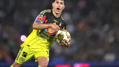 José Ramón Fernández explota por la falta de Alejandro Zendejas en Selección Mexicano