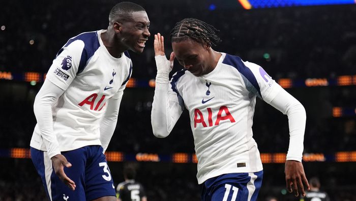 Mathys Tel en celebración en el partido de Tottenham contra Leeds United en la Premier League | AP