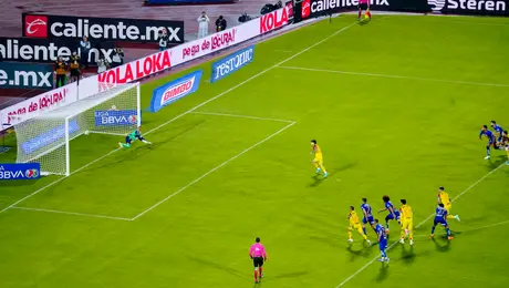 ¡Penal para el América! Así fue la mano de Pedro Vite que Zendejas anotó para el 3-2
