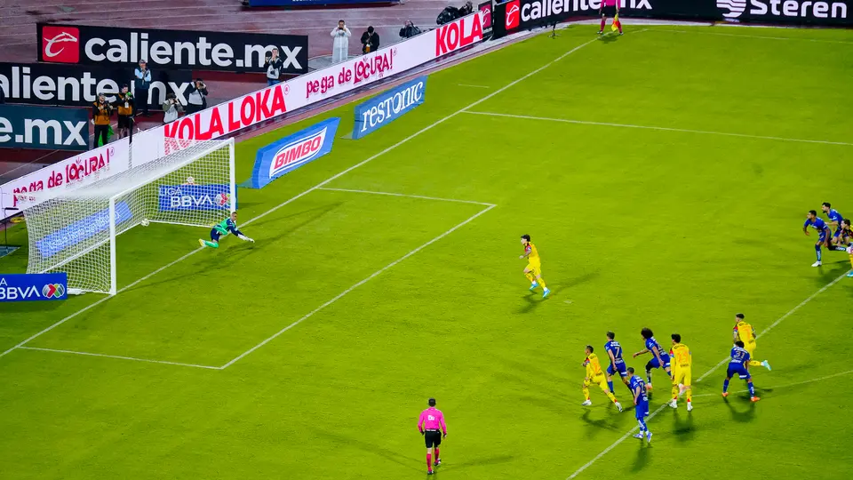 ¡Penal para el América! Así fue la mano de Pedro Vite que Zendejas anotó para el 3-2