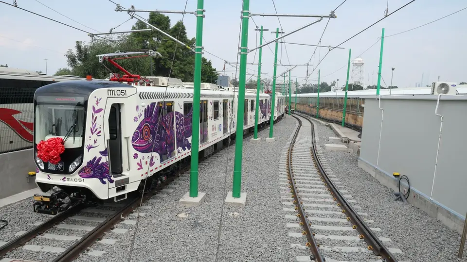 La nueva unidad del Tren Ligero, presentado por el Gobierno de la Ciudad de México | X: @GobCDMX