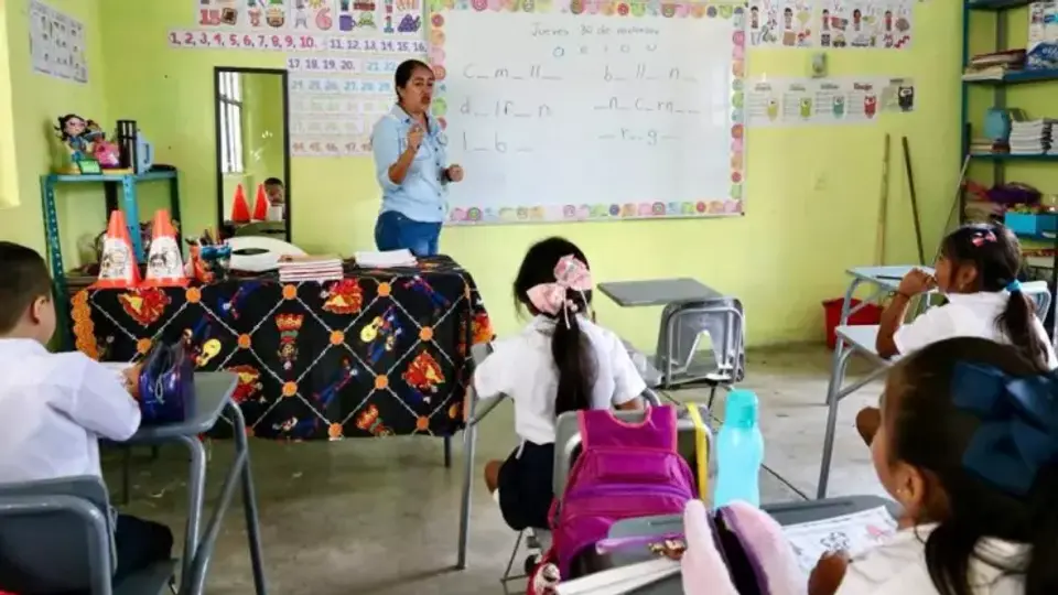 Autoridades educativas rechazaron modificar el calendario escolar pese al Mundial 2026 y las olas de calor.