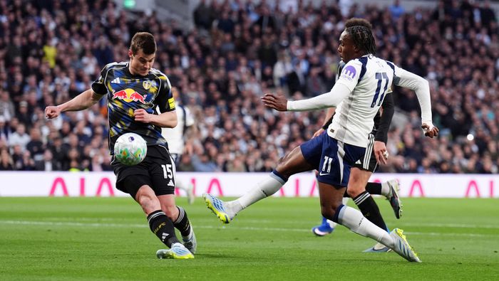 Mathys Tel en el partido de Tottenham contra Leeds United en la Premier League | AP