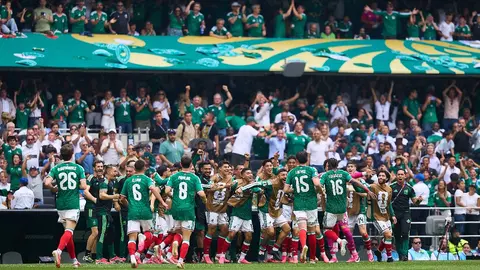 México festejando su primer triunfo l MEXSPORT