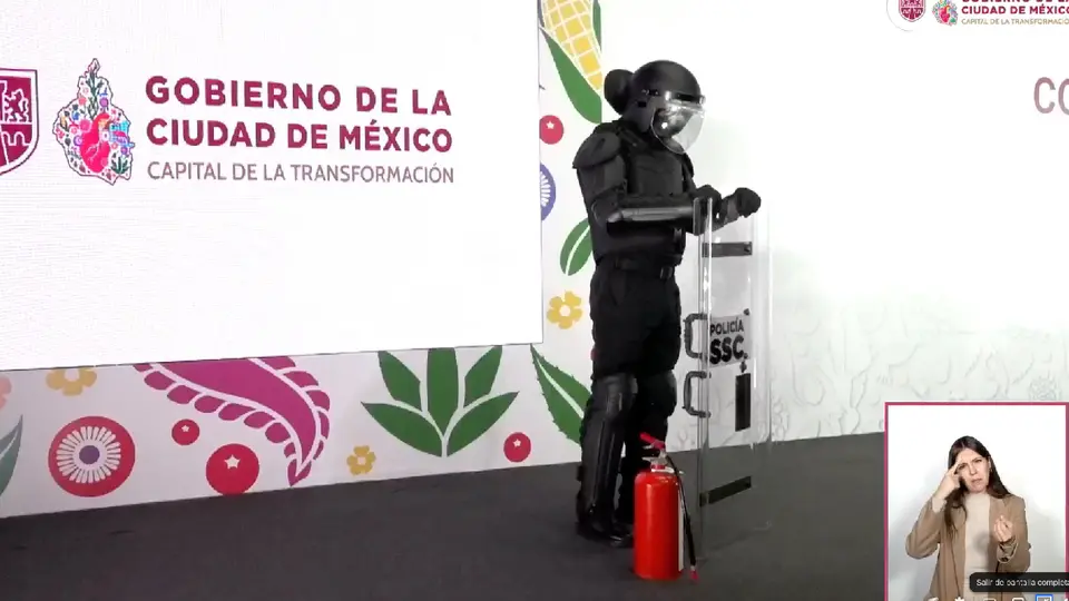 Los nuevos trajes de la policía están diseñados para contener las protestas / Especial