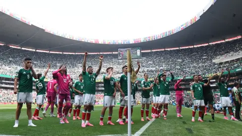 Jugadores de la Selección Mexicana agradecen a la afición que se dio cita en el Estadio de la Ciudad de México | MIGUEL PONTÓN