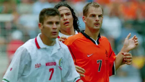 Ramón Ramírez, en el partido contra Países Bajos, en Francia 1998. l MEXSPORT