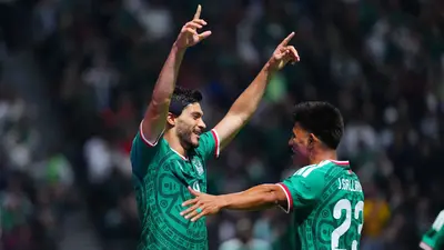 Busca romper la maldición: Estos son los números de Raúl Jiménez en mundiales