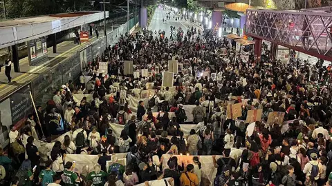 Más de 400 familiares de personas desaparecidas participaron en la movilización realizada la noche del 10 de junio sobre Calzada de Tlalpan./ FB