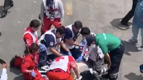 Personal de seguridad intervino de manera inmediata tras el reporte de una persona lesionada en el sitio./ Captura de pantalla