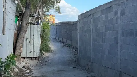 Bardas colocadas en Monterrey previo al Mundial | X @lajornadaonline