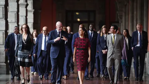 Claudia Sheinbaum recibe a Infantino un día previo a la inauguración de la Copa del Mundo
