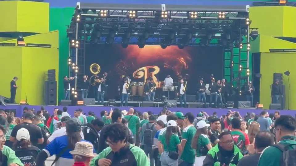 Familias, amigos y turistas se reunieron para disfrutar del evento. / X: @_VicenteSerrano