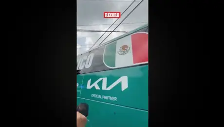 Salida de la Selección Mexicana del CAR hacia el Estadio Azteca