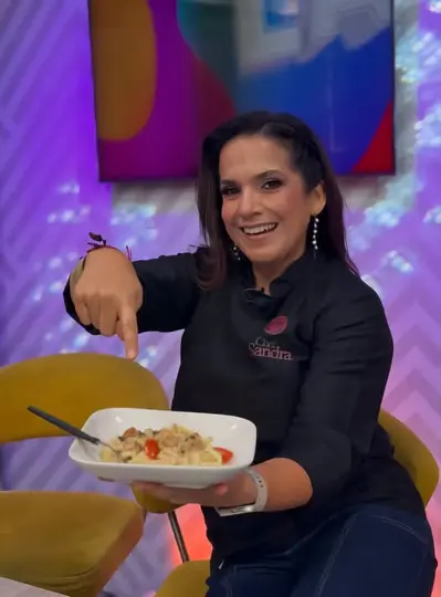 Muere a los 46 años conductora y chef./@todonoticias