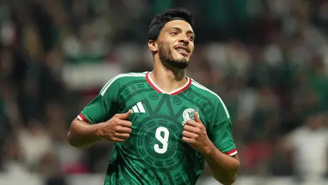 "Es lo que menos importa": Raúl Jiménez le quita importancia al 11 titular de la Selección Mexicana