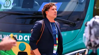 Selección Mexicana llega al Estadio Ciudad de México al ritmo de Christian Nodal