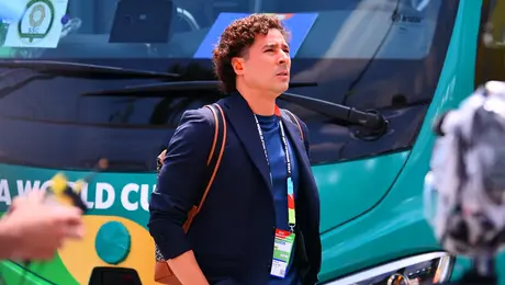 Selección Mexicana llega al Estadio Ciudad de México al ritmo de Christian Nodal