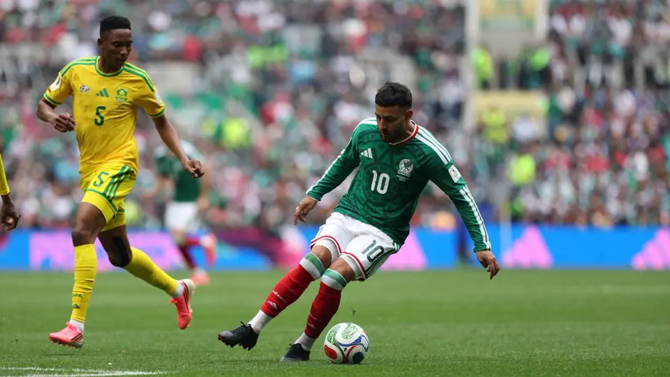 Alexis Vega en el partido de México contra Sudáfrica en la Copa del Mundo 2026 | MIGUEL PONTÓN