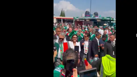 La llegada del empresario mexicano generó diversas reacciones entre los aficionados que acudieron al inmueble de Santa Úrsula./ Captura de pantalla
