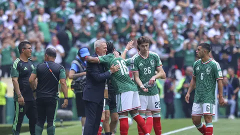 Javier Aguirre y Julián Quiñones | IMAGO7