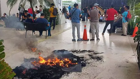 CNTE bloquea aeropuerto de Chiapas y afecta vuelos este 11 de junio