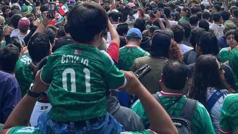 El ambiente mundialista se apoderó del Centro Histórico de la CDMX. / X: @Paralelo19_MX