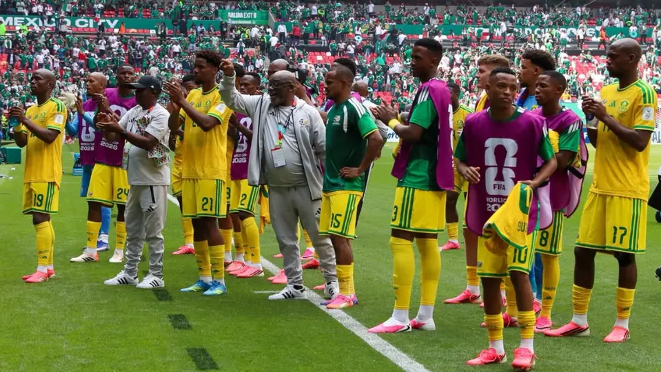 Delegación de Sudáfrica se despide de sus aficionados que se dieron cita en el Estadio de la Ciudad de México | MIGUEL PONTÓN