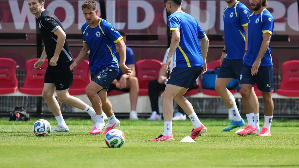 Selección de Bosnia en entrenamientos l AP