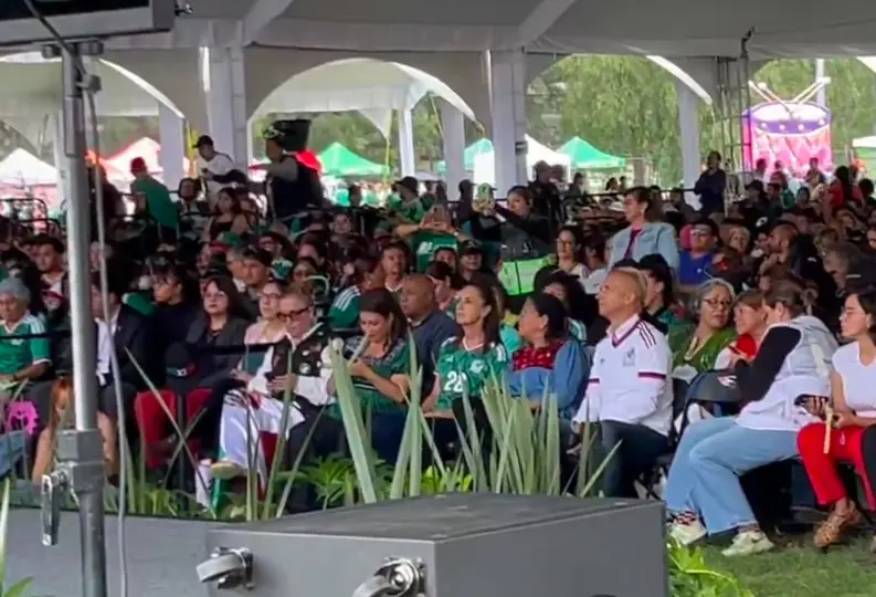 Cerca de tres mil personas asistieron al Fan Fest instalado en el Deportivo Hermanos Galeana para apoyar a la Selección Mexicana./ Captura de pantalla
