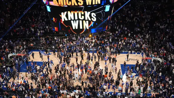 ¡Remontada histórica! Los Knicks vienen de atrás y vencen a los Spurs en el Juego 4