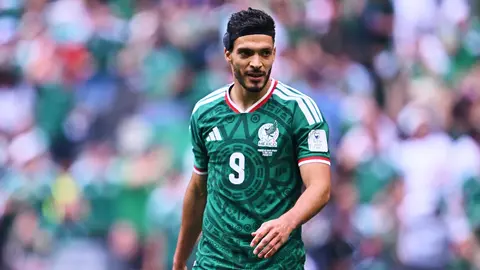 Raúl Jiménez enciende el Estadio Ciudad de México con disparo de pierna zurda