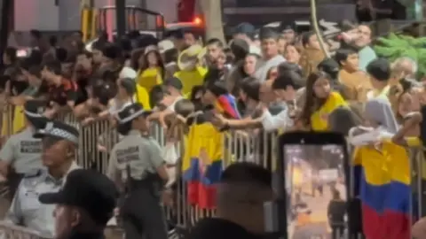 Aficionados de Colombia se dieron cita en Guadalajara para recibir a su equipo | CAPTURA
