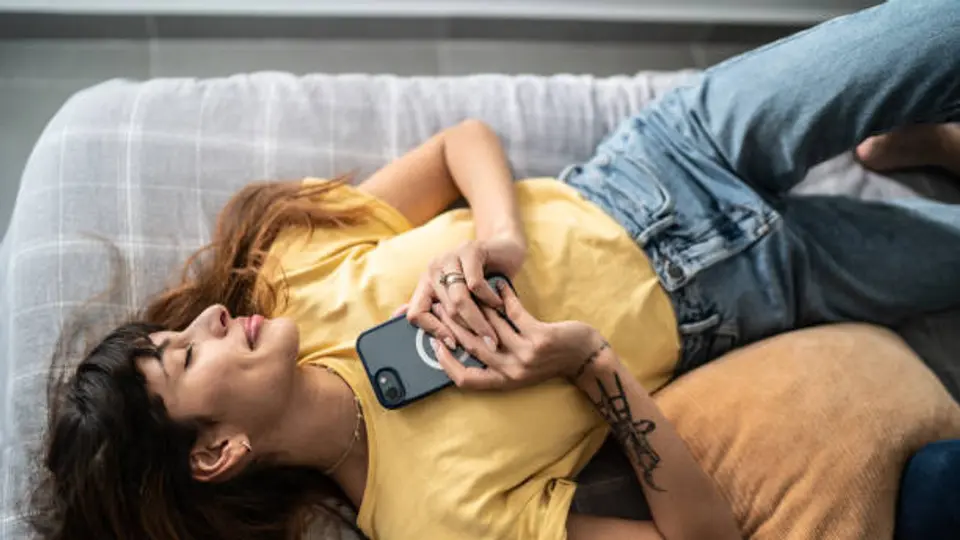 El dilema no siempre es el amor, sino aprender a poner límites a lo que sentimos. / iStock