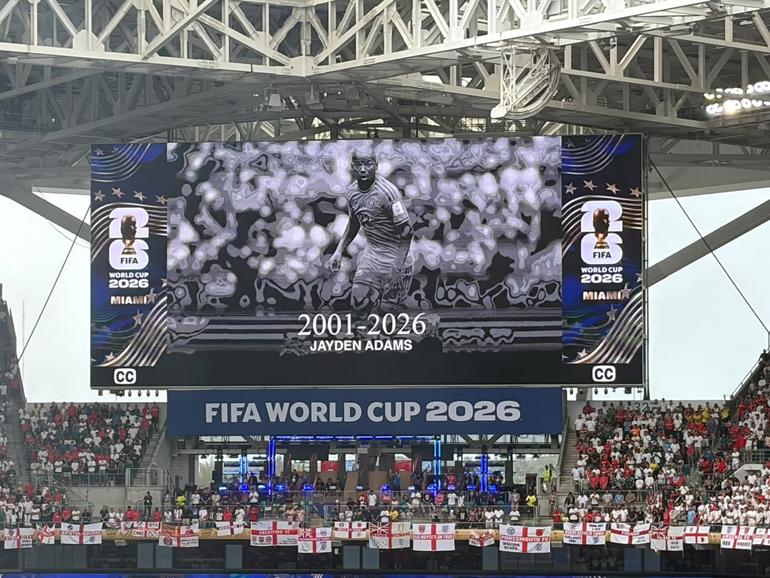 Minuto de silencio en el Noruega vs Inglaterra | RÉCORD