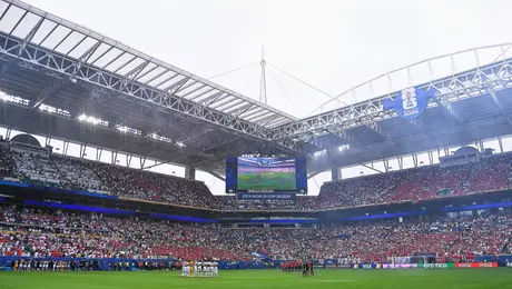 ¡Nunca será olvidado! Se guardó un minuto de silencio por Jayden Adams antes de Inglaterra vs. Noruega