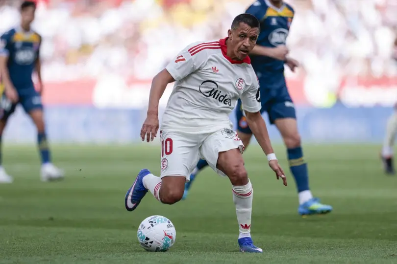 Alexis Sánchez, en partido de LaLiga, con Sevilla | AFP