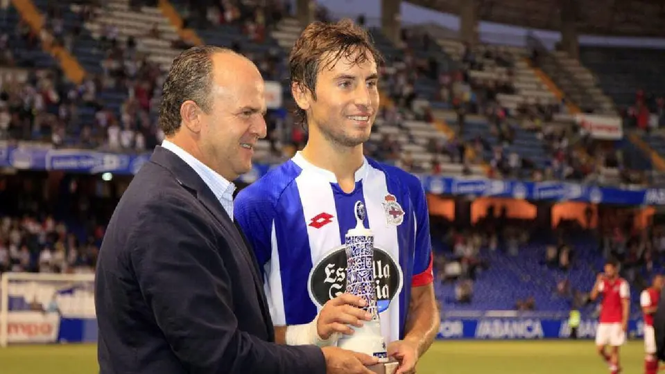 Deportivo de La Coruña con el trofeo | X:RCDeportivo