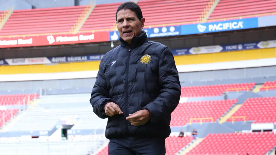 Alfonso Sosa, entrenador de Leones Negros | Imago7