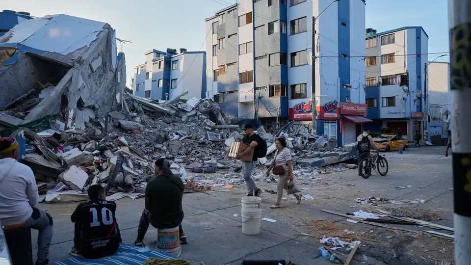 Residentes y rescatitas tras el terremoto en Pereira, Colombia | AP