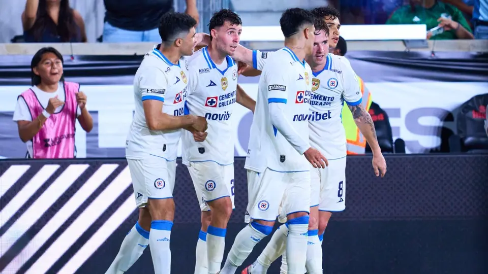 Palavecino y Paradela en celebración con Cruz Azul | MEXSPORT
