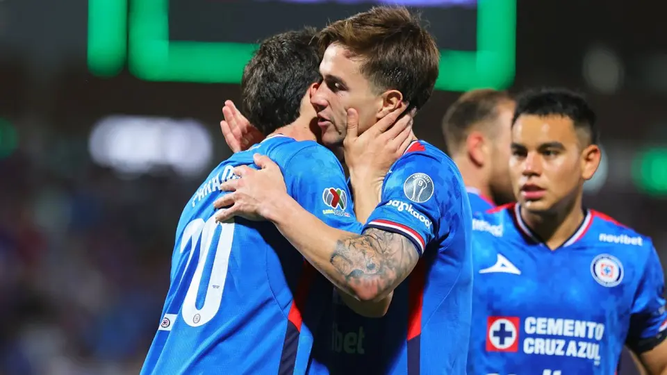 Palavecino y Paradela en celebración con Cruz Azul | MEXSPORT
