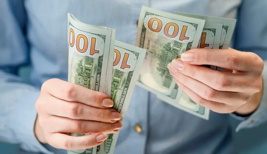 El peso mexicano registra movimientos frente al dólar en el inicio de la jornada cambiaria / Magnific