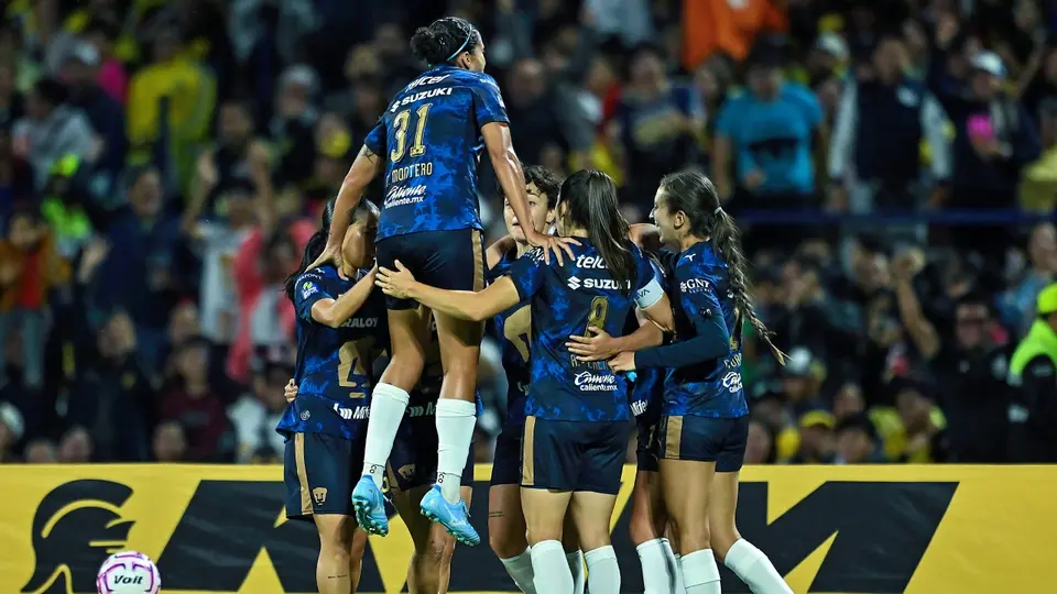 Jugadoras de Pumas Femenil en celebración en el Apertura 2026 | IMAGO 7
