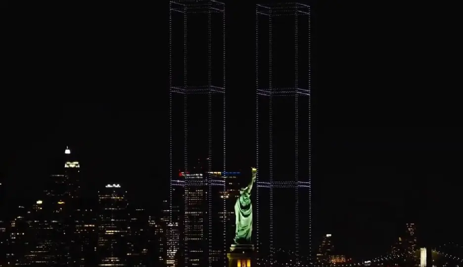 Nueva York recordó a las víctimas del 11 de septiembre con un homenaje luminoso / Captura de pantalla