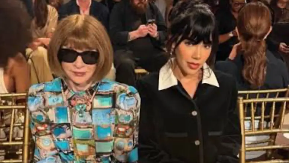Kenia Os sorprendió al compartir la primera fila del desfile de Tommy Hilfiger con Anna Wintour / Redes Sociales