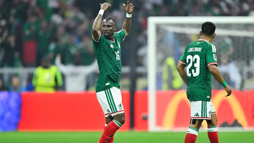 Julián Quiñones en celebración con la Selección Mexicana | IMAGO 7