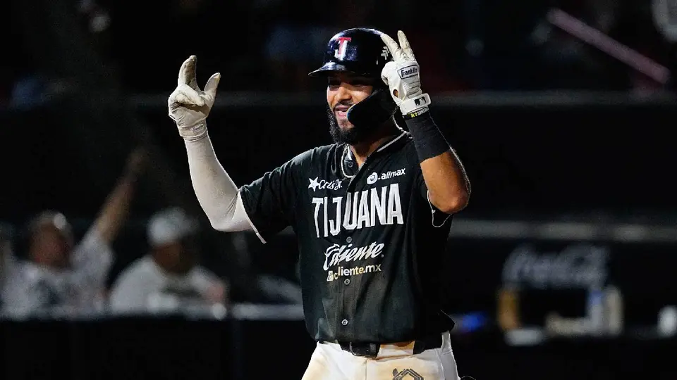 Toros de Tijuana celebrando victoria en el Juego 2 de Serie del Rey | IMAGO7