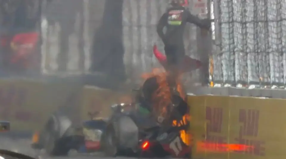 Tasanapol Inthraphuvasak enfrascado en un terrible accidente | CAPTURA DE PANTALLA X